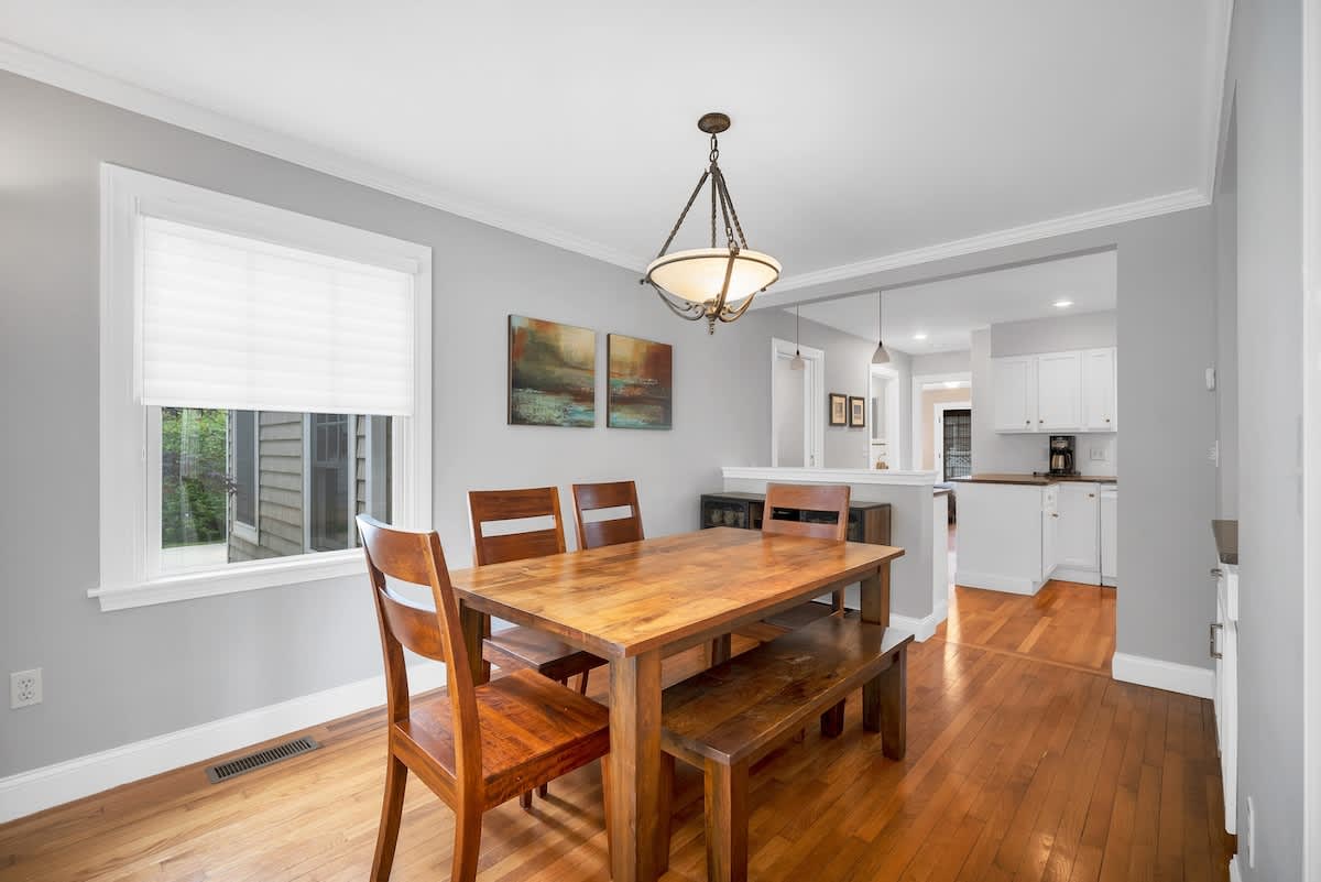 Kitchen & dining