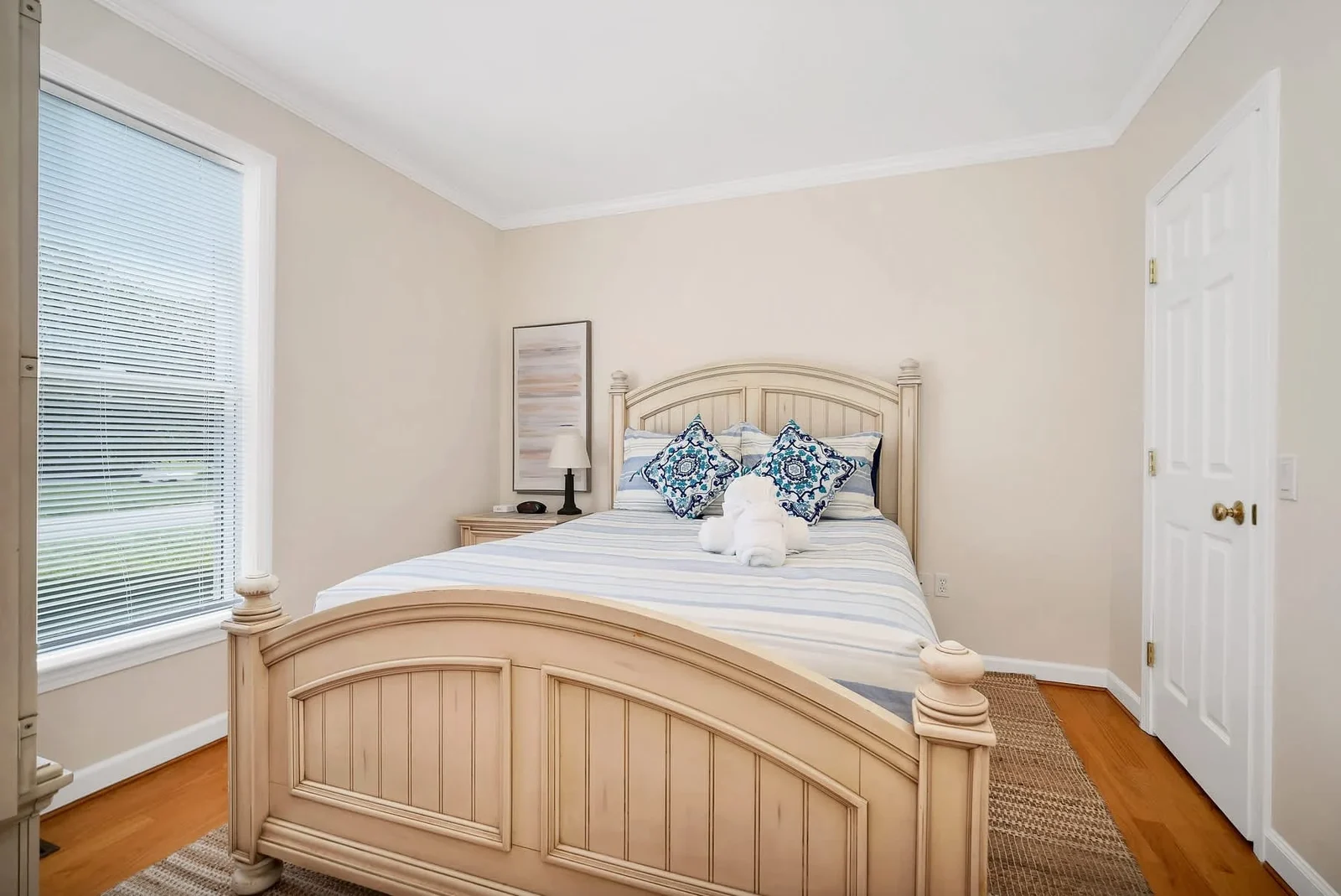 Bedroom 2, Queen bedroom