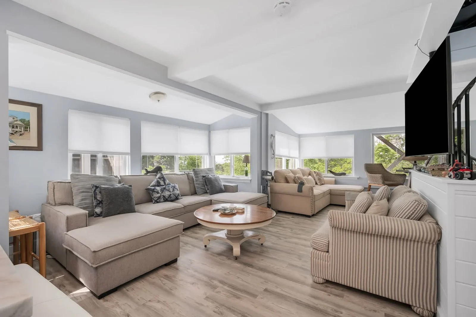 The Lounge House photo