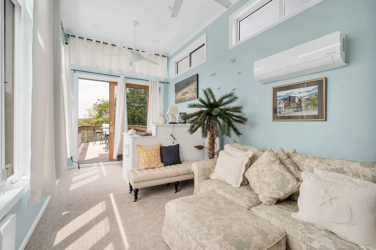 The Lounge House photo