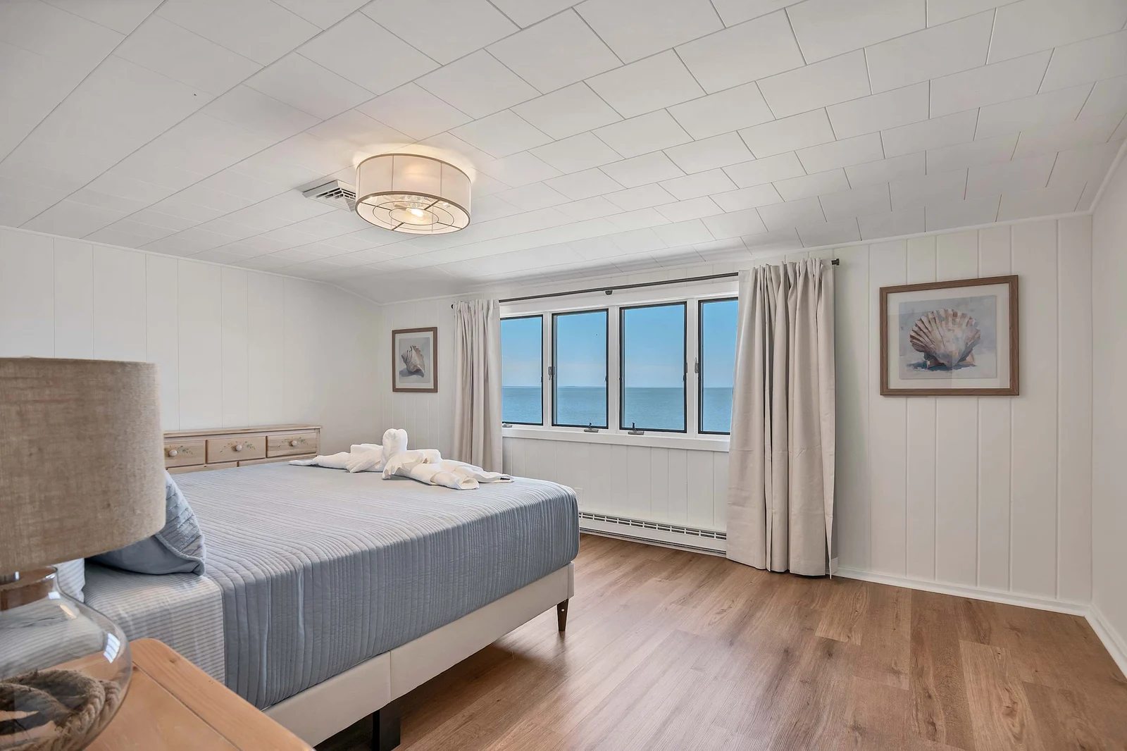 Five bedrooms, three with water views