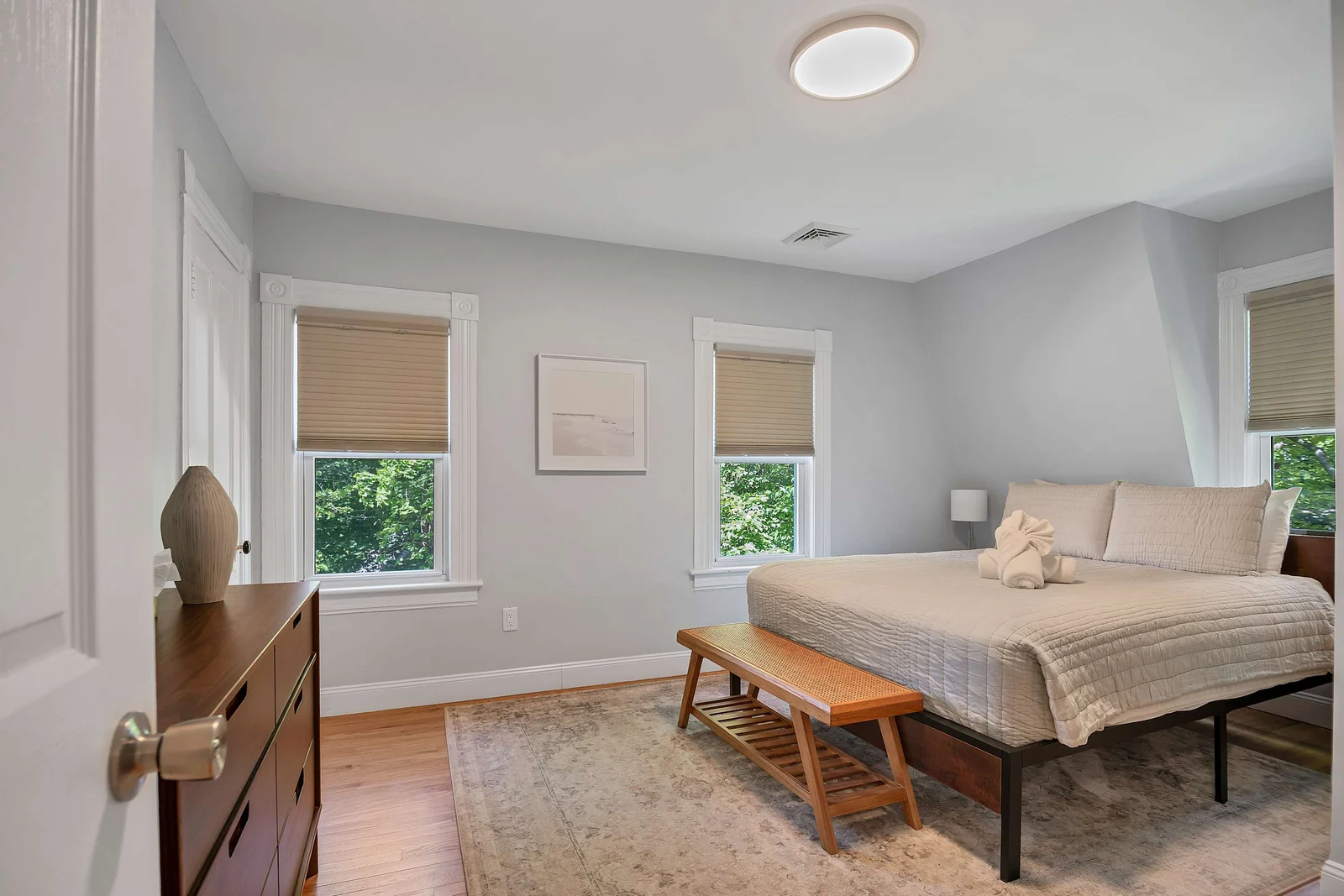 Queen bedroom