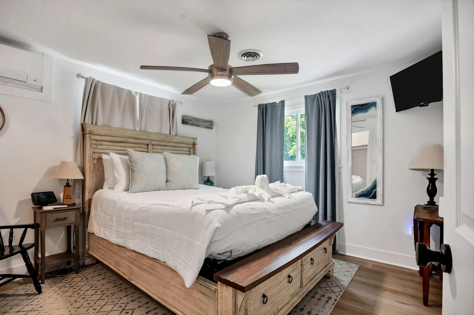 Queen bedroom