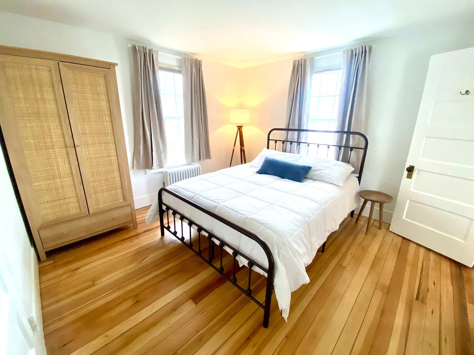 Queen bedroom