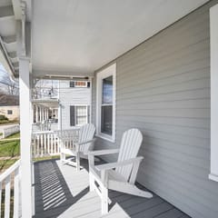 Pet Friendly | Downtown Mystic Family Retreat