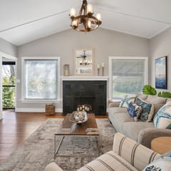 Niantic Cove Waterfront Escape: Relax & Unwind