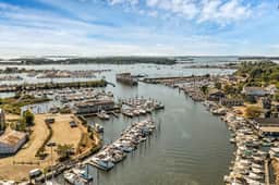 Pet-Friendly Mystic Retreat | Walk to Downtown