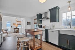 Old Lyme Pet Friendly Escape | Griswold Preserve + Beach Pass + Fireplace