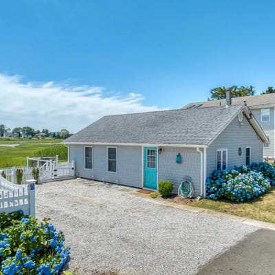 Bliss by the Sea - Cozy Beachside Escape