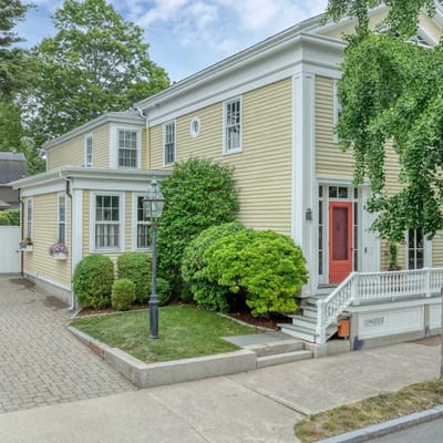 Stonington Village | Walk to Beach, Shops & Dining
