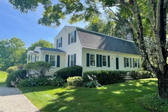 Old Lyme Pet Friendly Escape | Griswold Preserve + Beach Pass + Fireplace - Image 1