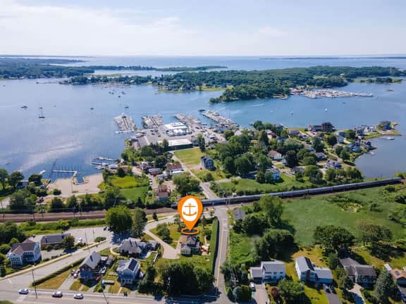 Maxson House Mystic – Easy Walk to Downtown