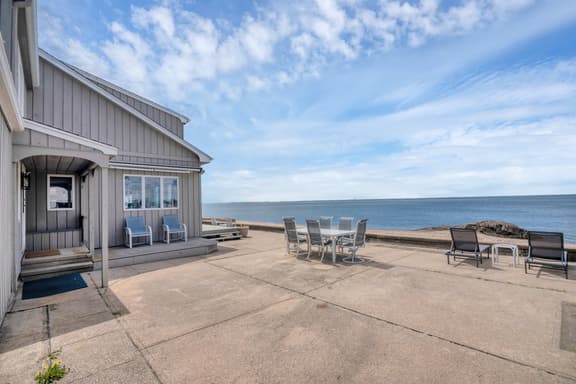 Beachfront Home with Amazing Views | 5BR Sleeps 11