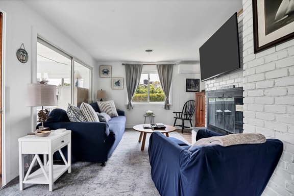 Single-Level Cottage Walk to the Beach | Sleeps 6 